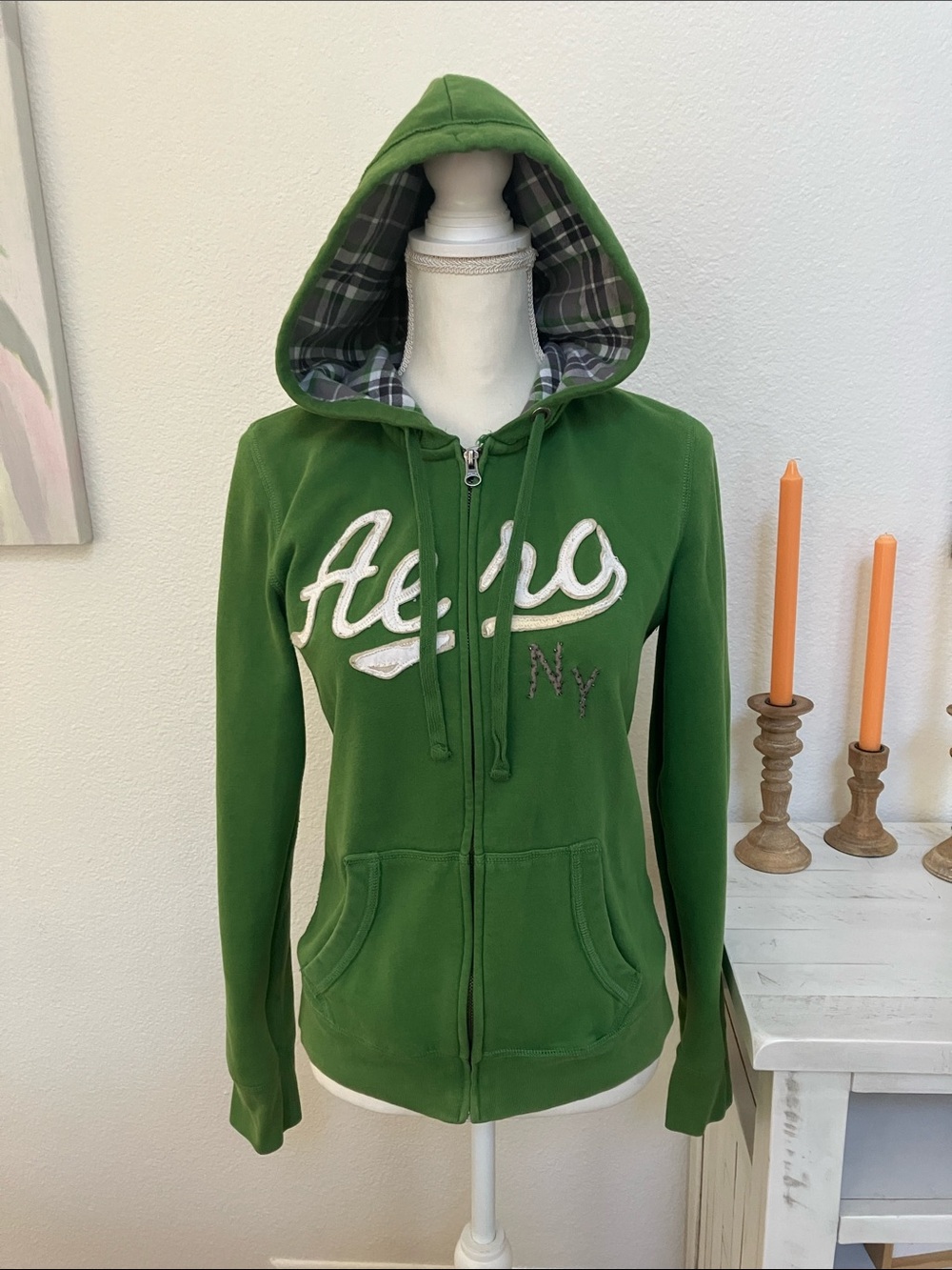 Vintage Y2k Aeropostal Women’s Green zip-up hoodie with hood and front pockets
